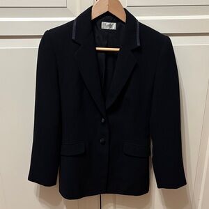 Laura Petites Women's Black Tailored Two-Button Blazer